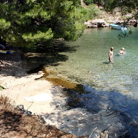 By The Sea Apartman Vrboska